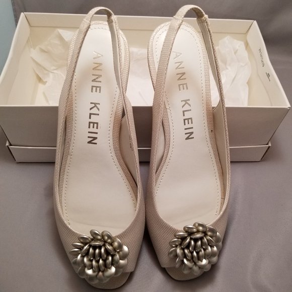 Anne Klein Shoes - EUC Anne Klien Shoes Size 7M